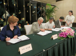 Signing agreement of NZ & Shanghai writers exchange 2013