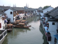 "Zhujiajiao canal 4" by BrokenSphere - Wikipedia Commons - 