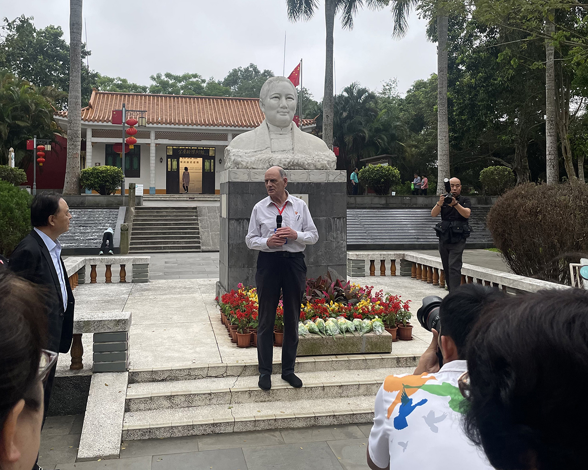 ICCIC Chair Michael Crook speaking at the wreath-laying ceremony outside Song Qingling Museum.